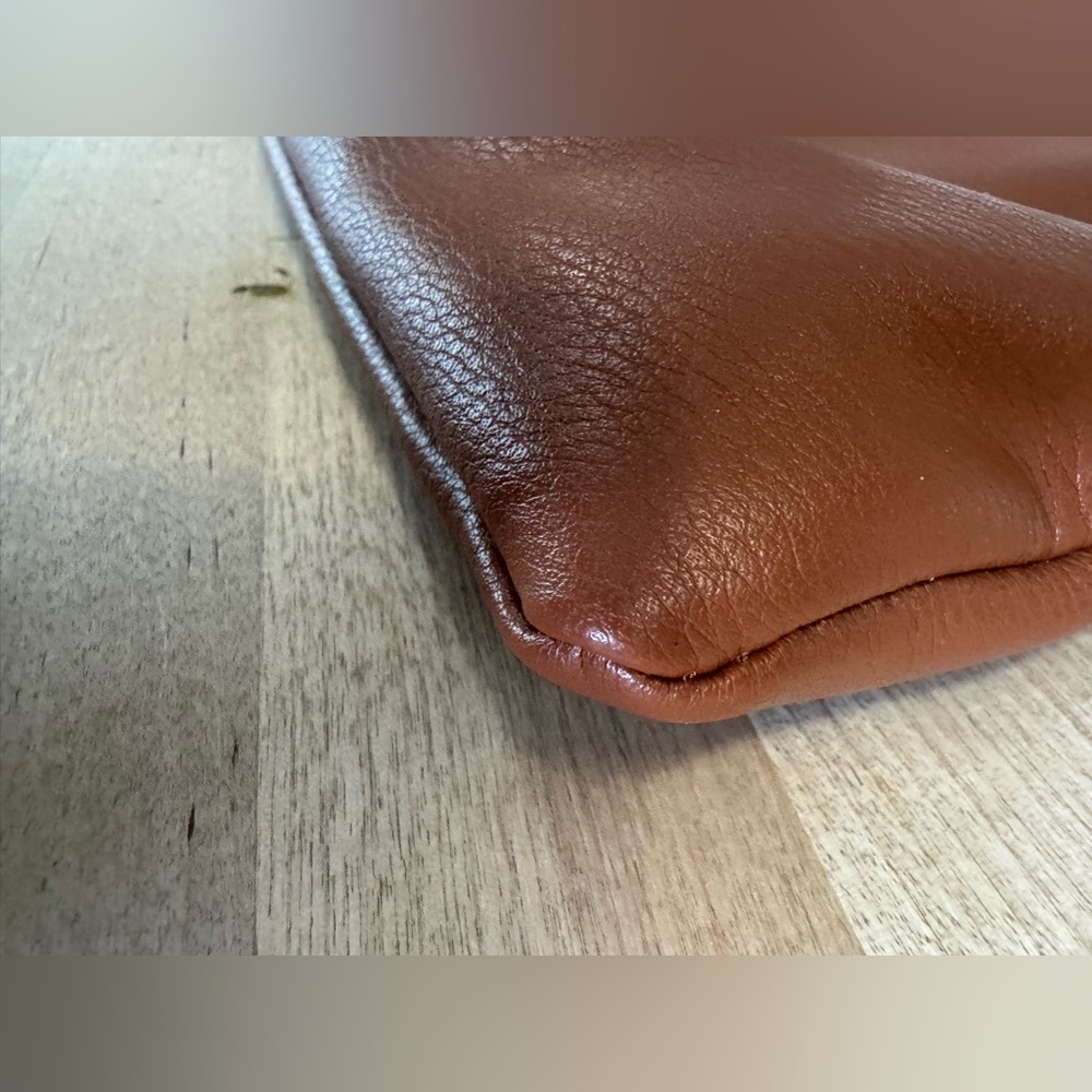 Elizabeth and James Tan Crossbody purse - Picture 7 of 12